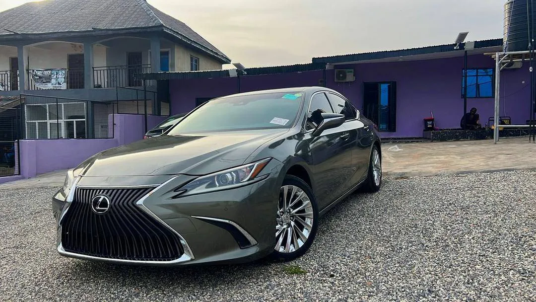 Lexus TX 350
